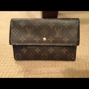 Vintage Louis Vuitton Tri fold wallet clutch